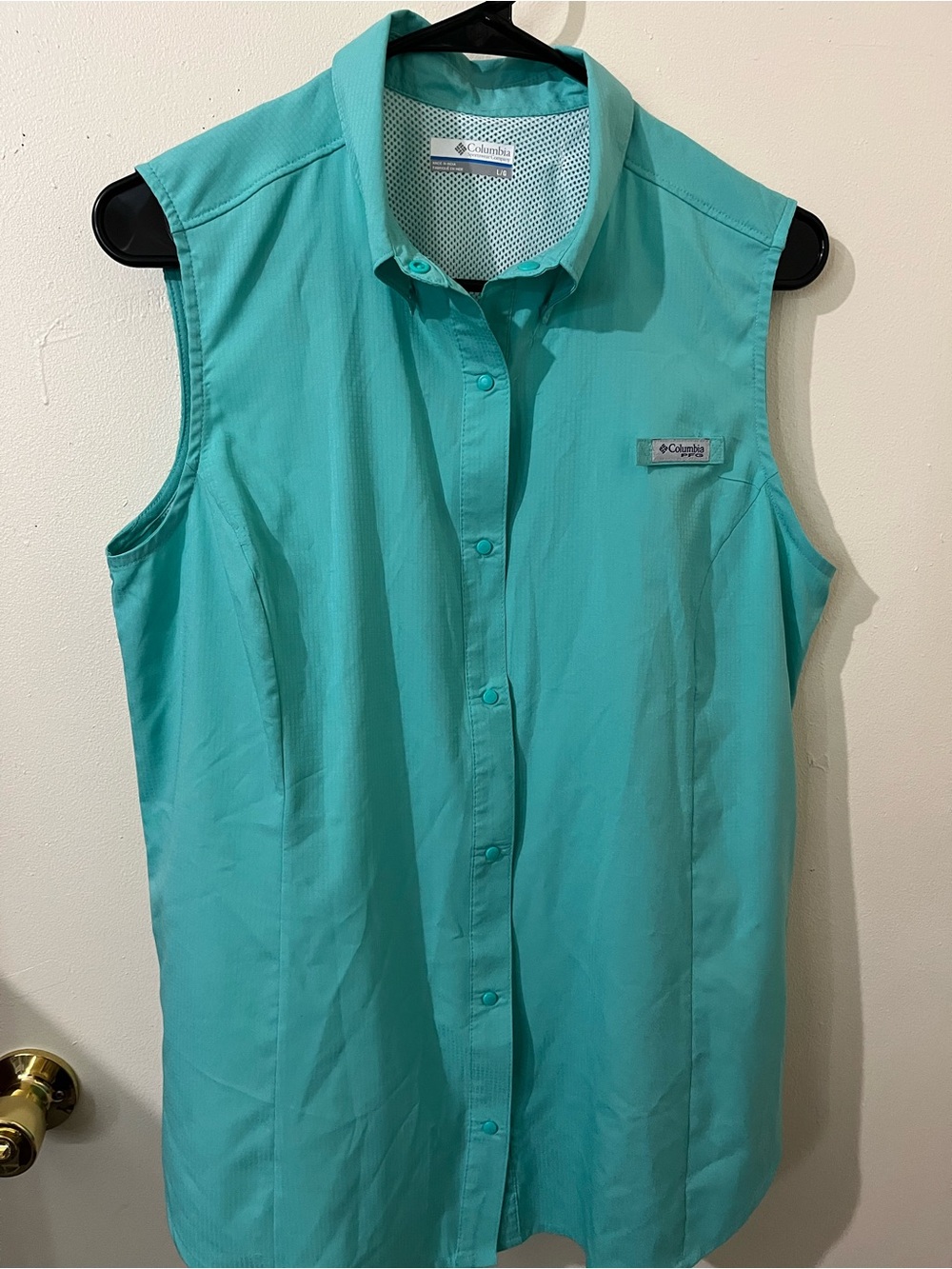 Columbia Women’s Sleeveless bButton-Front Shirt - Aqua Teal